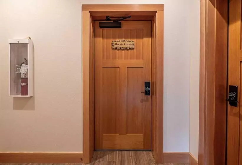 Hotelli Alpen Dorf Pension