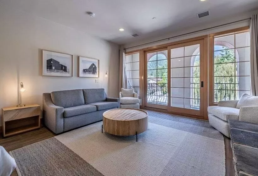 Hotelli Alpen Dorf Pension