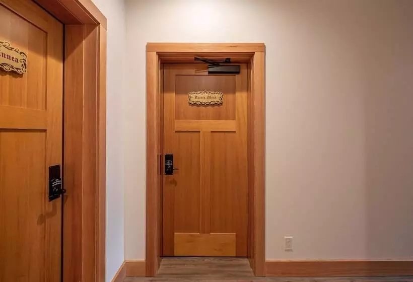 Hotelli Alpen Dorf Pension