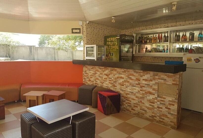 هتل Franzy Suites And Lounge