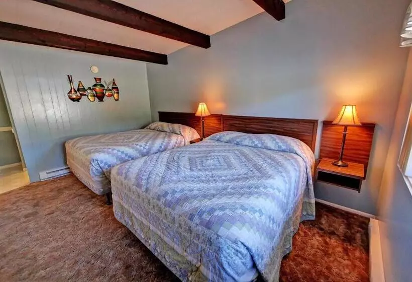 Idle A While Motel And Cabins