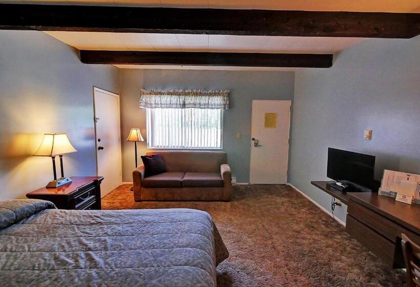 Idle A While Motel And Cabins