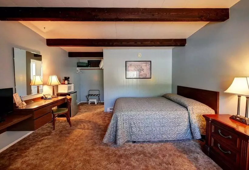 Idle A While Motel And Cabins