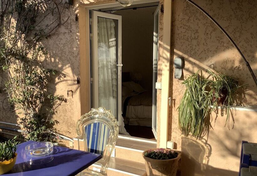 پانسیون Les Grimaldines Maison D Hôtes