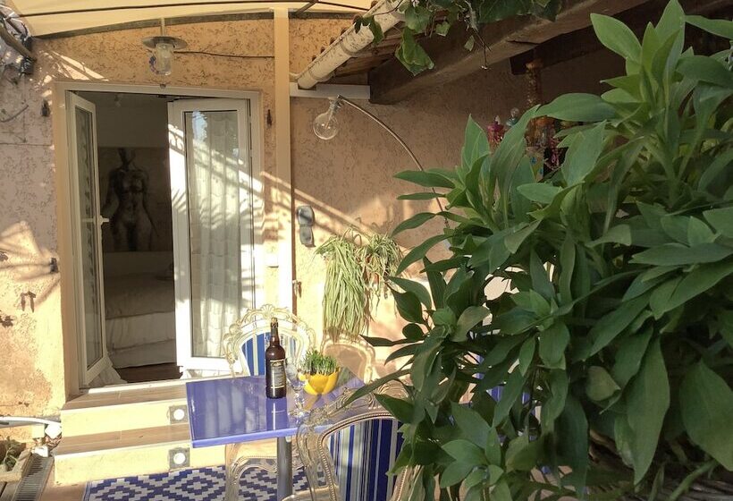 پانسیون Les Grimaldines Maison D Hôtes