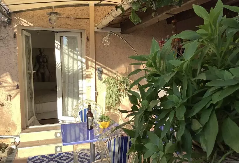 Majatalo Les Grimaldines   Maison D Hôtes