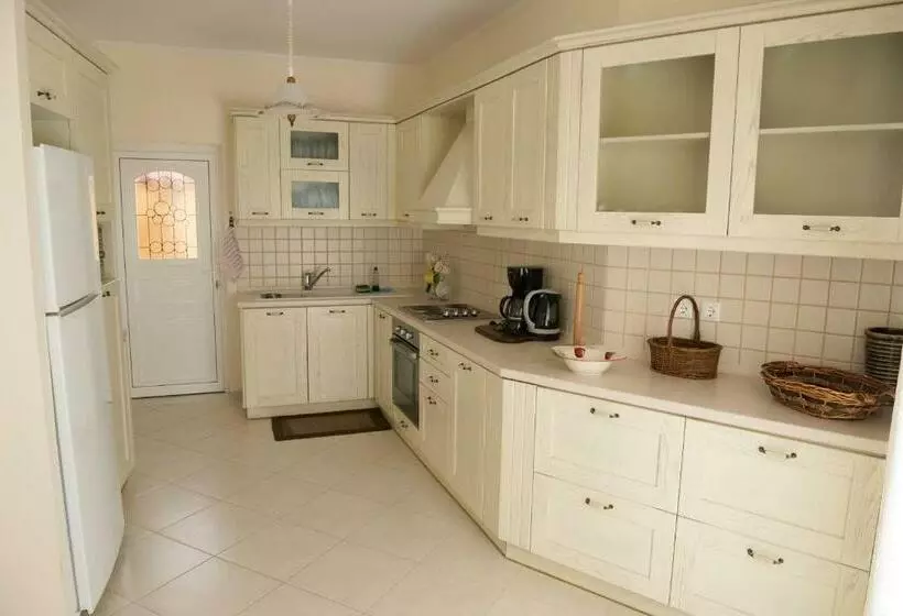 پانسیون Marina's House