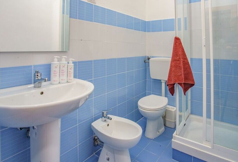 Pensjonat Seaview Rooms In The Center By Wonderful Italy