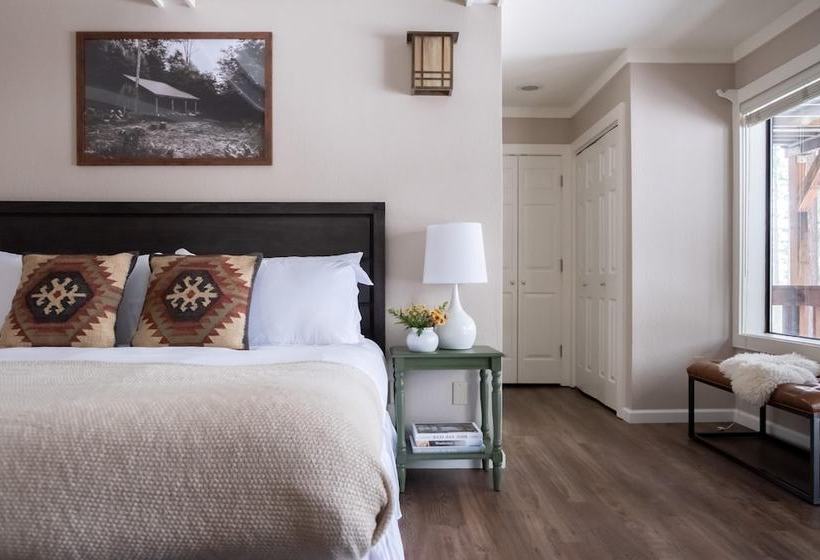 Tarly Serene Cabin W Two Patios & Hot Tub In Incline Village