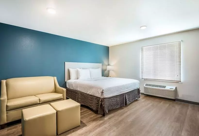 Woodspring Suites Chicago Addison