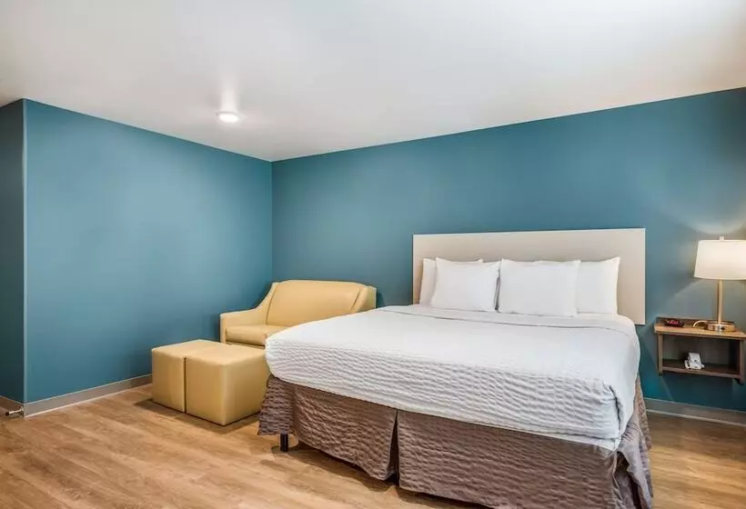 Woodspring Suites Chicago Addison