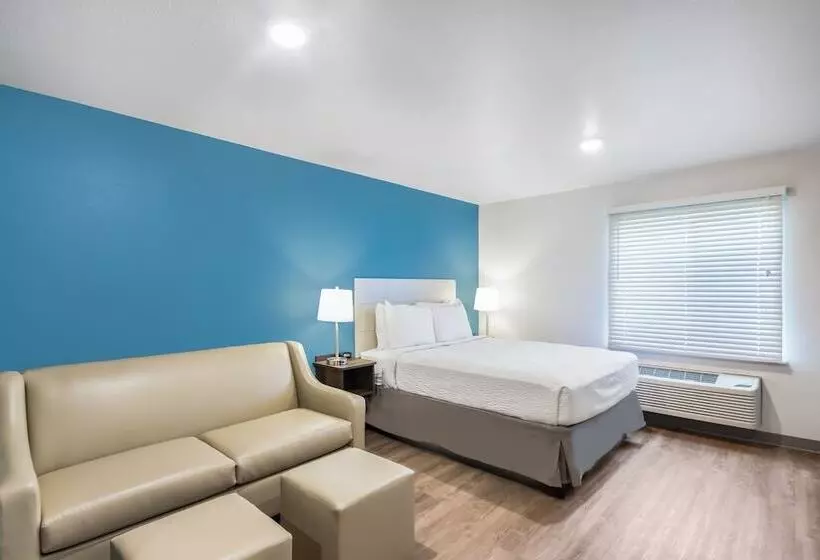 Woodspring Suites Chicago Addison