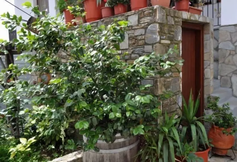 Majatalo Marika Vlachou