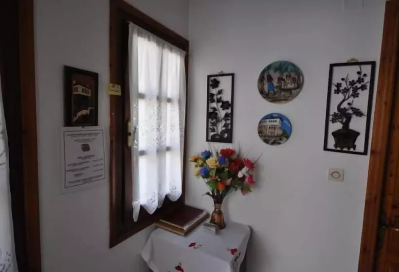 Majatalo Marika Vlachou