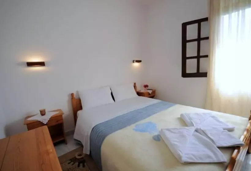 Majatalo Marika Vlachou