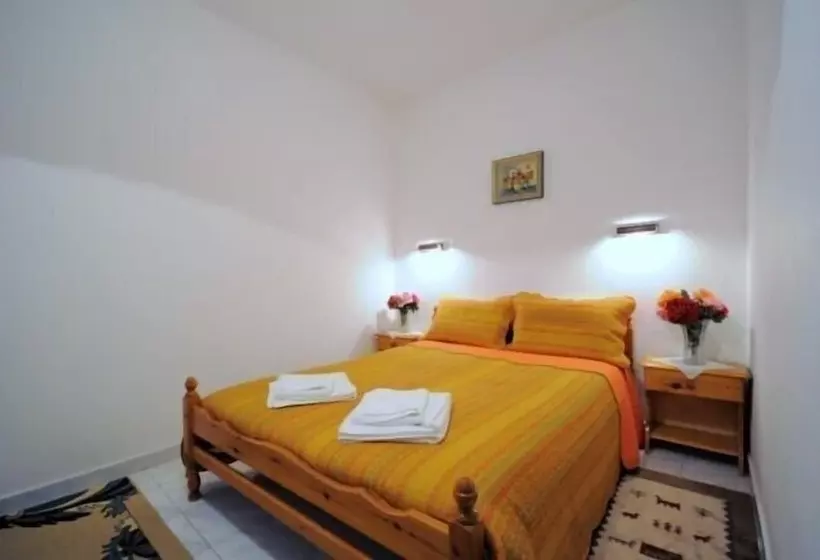 Majatalo Marika Vlachou