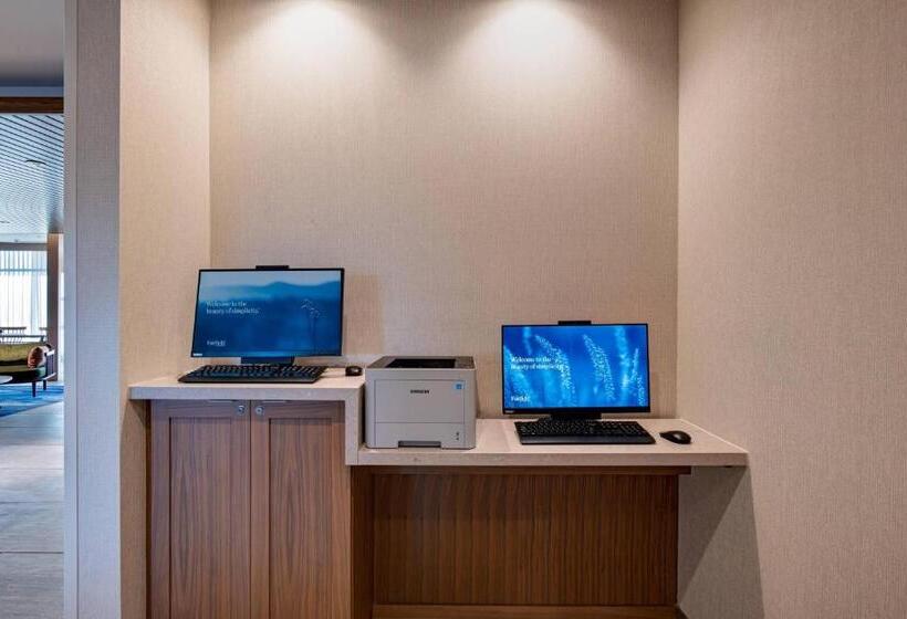 בית מלון כפרי Fairfield Inn & Suites By Marriott Oskaloosa