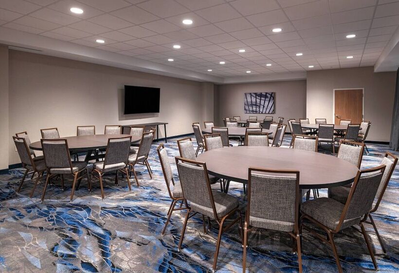 בית מלון כפרי Fairfield Inn & Suites By Marriott Oskaloosa