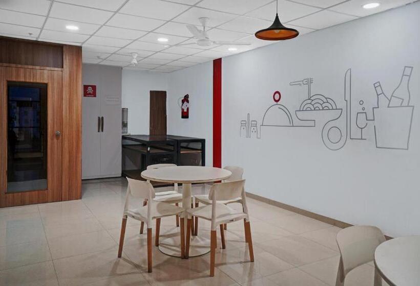 Hotelli Treebo Wow, Surat Station