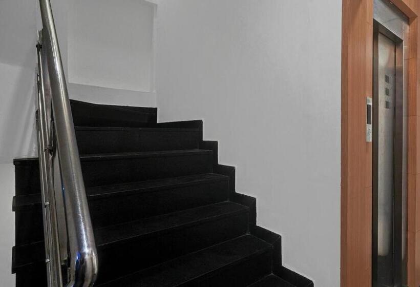 Hotel Treebo Wow, Surat Station