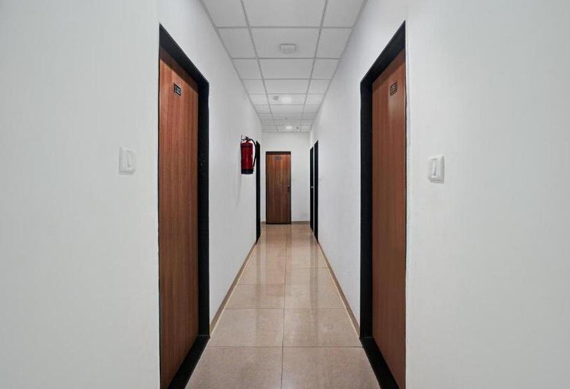 Hotel Treebo Wow, Surat Station