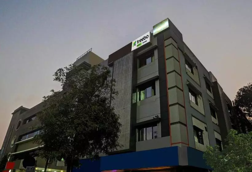 Hotelli Treebo Wow, Surat Station