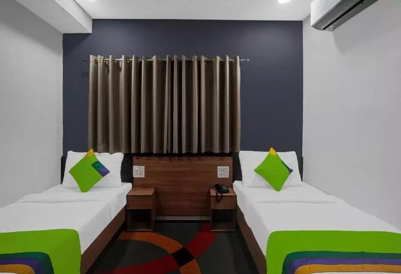 Hotelli Treebo Wow, Surat Station