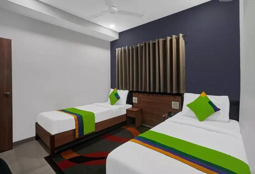 Hotelli Treebo Wow, Surat Station