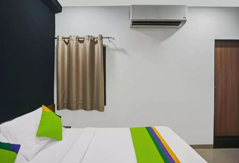 Hotelli Treebo Wow, Surat Station