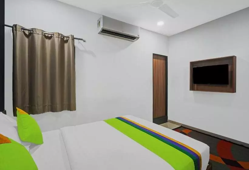 Hotelli Treebo Wow, Surat Station