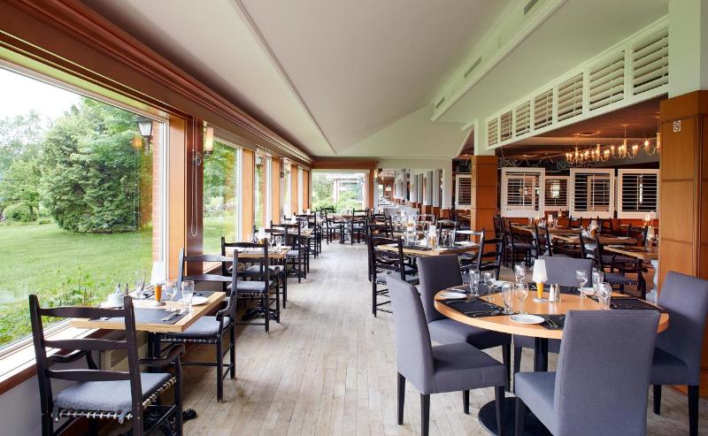 בית מלון כפרי Auberge Du Lacal Eauclaire