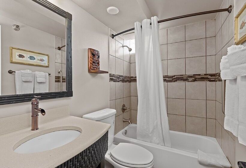 فندق Castle Bamboo Waikīkī