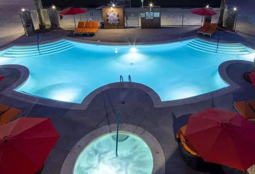 Cannery Hotel & Casino