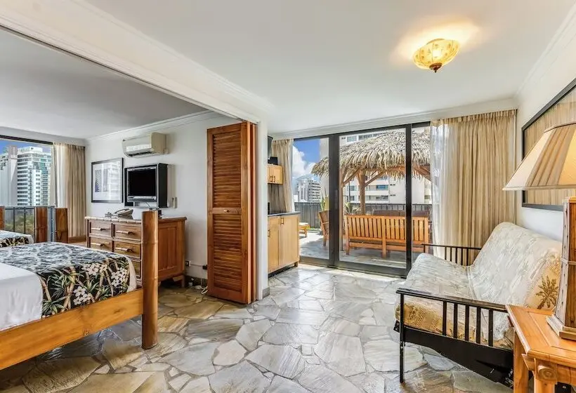 Отель Castle Bamboo Waikīkī