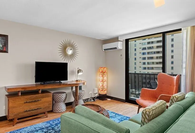 Отель Castle Bamboo Waikīkī