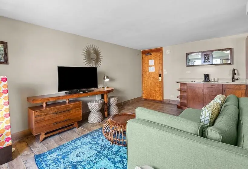 Отель Castle Bamboo Waikīkī