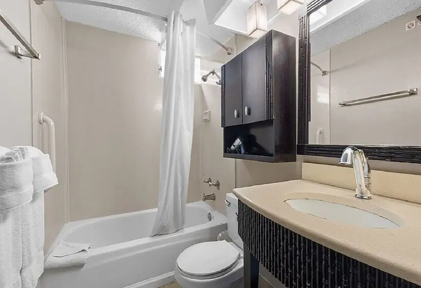 Отель Castle Bamboo Waikīkī