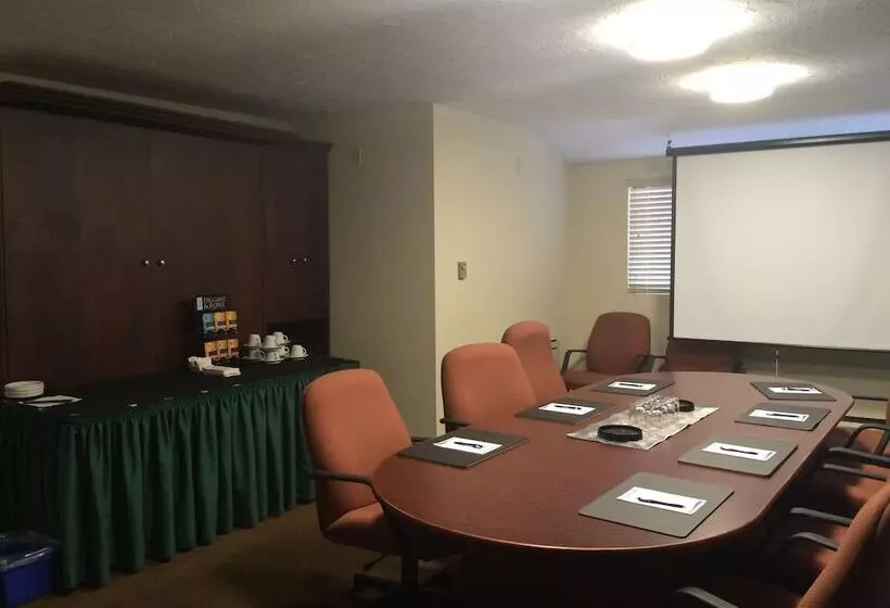 Отель Coastal Inn Moncton/ Dieppe