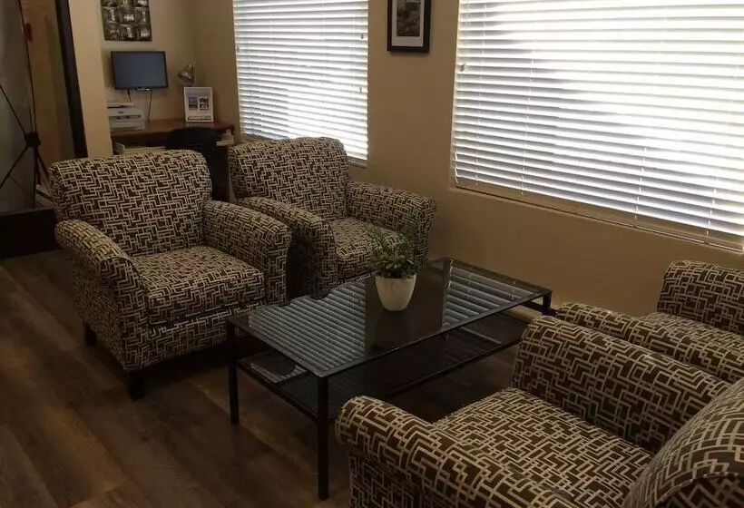 Отель Coastal Inn Moncton/ Dieppe