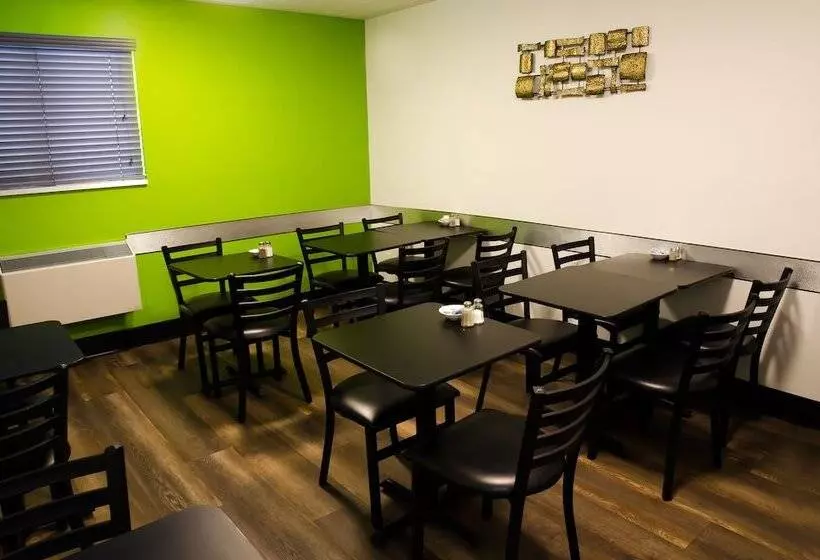 Отель Coastal Inn Moncton/ Dieppe