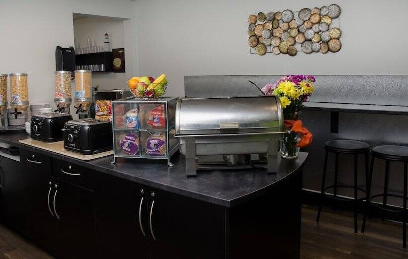 هتل Coastal Inn Moncton/ Dieppe