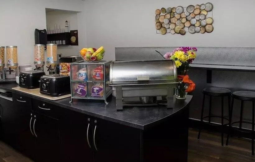 Отель Coastal Inn Moncton/ Dieppe