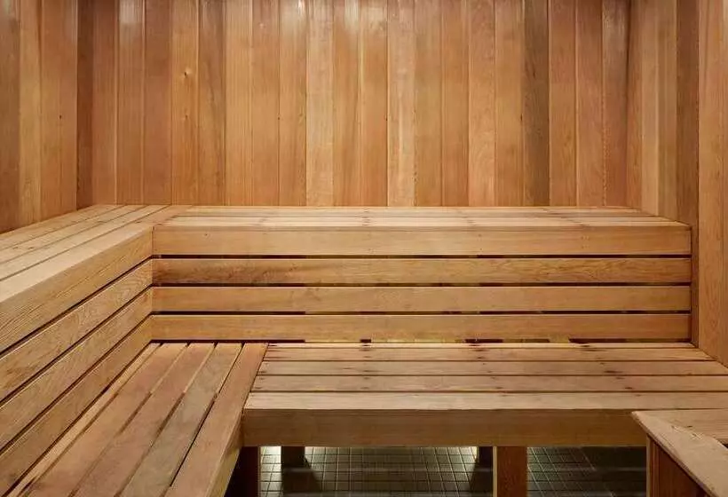 فندق Doubletree By Hilton Montreal