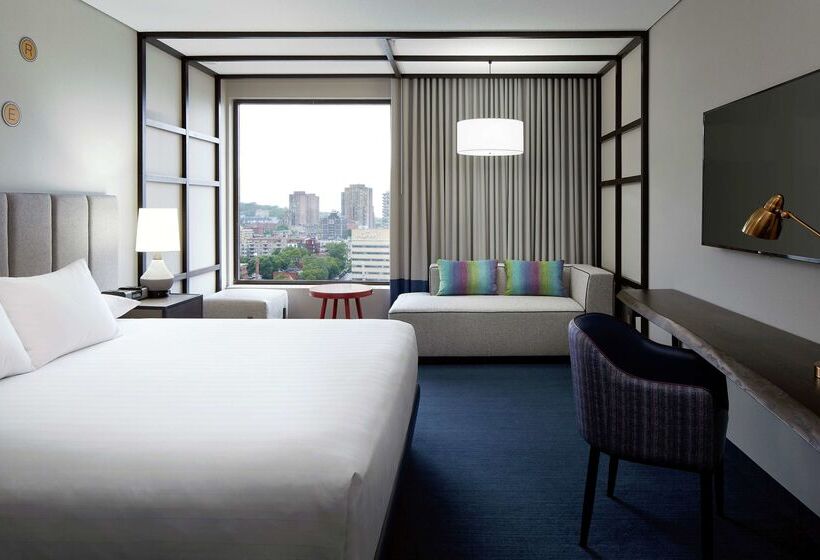 هتل Doubletree By Hilton Montreal