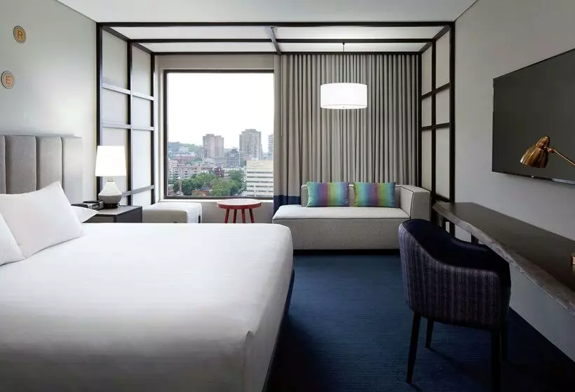 فندق Doubletree By Hilton Montreal