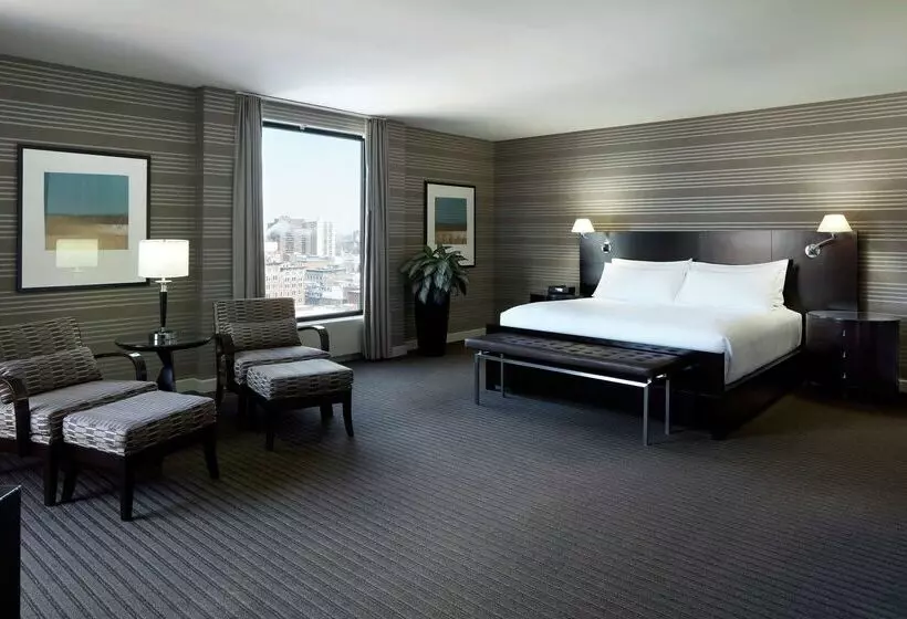 فندق Doubletree By Hilton Montreal