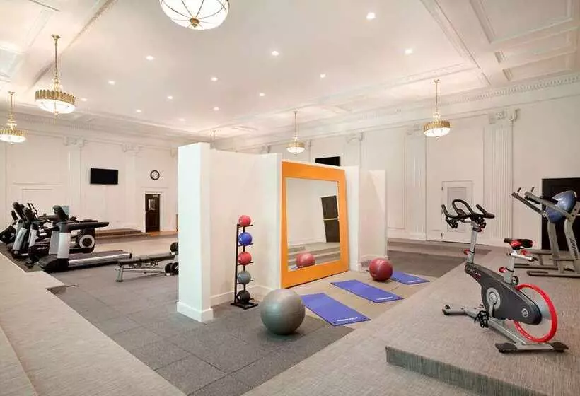 هتل Hilton New Orleans/st. Charles Avenue