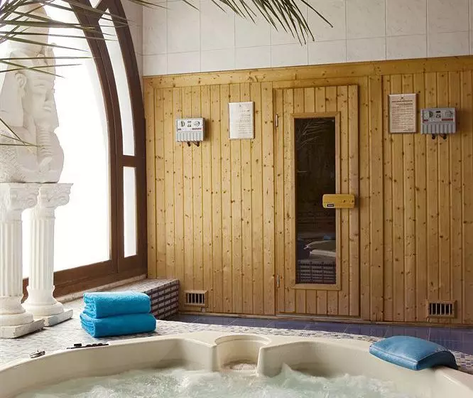 هتل Mercure Luxor Karnak