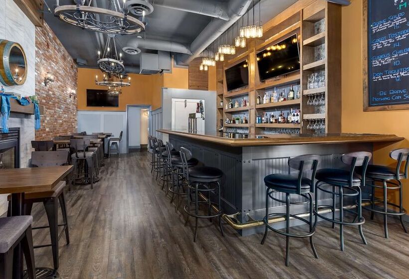 Prestige Radium Hot Springs Resort, Worldhotels Crafted