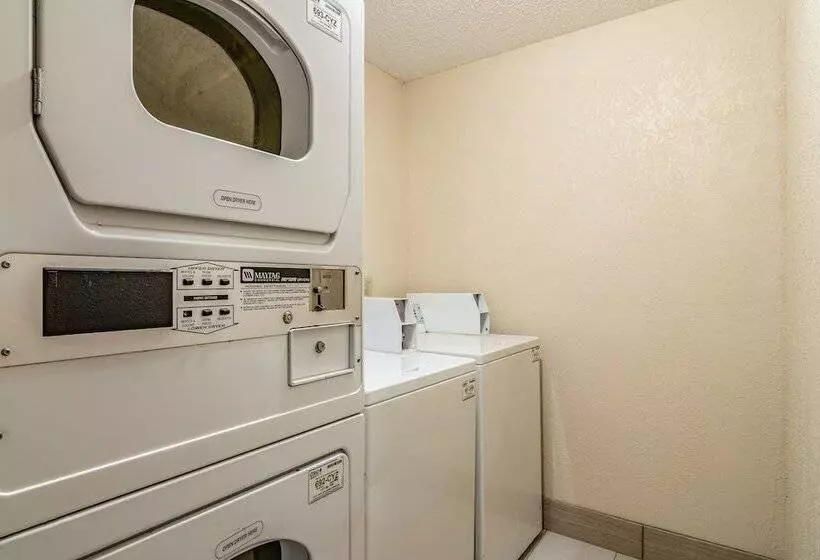 酒店 Red Roof Plus+ & Suites Atlanta Airport South